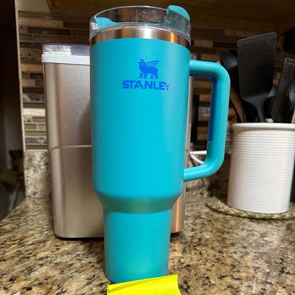 Stanley aquamarine 40oz H2.0 tumbler **S5** - Picture 1 of 6